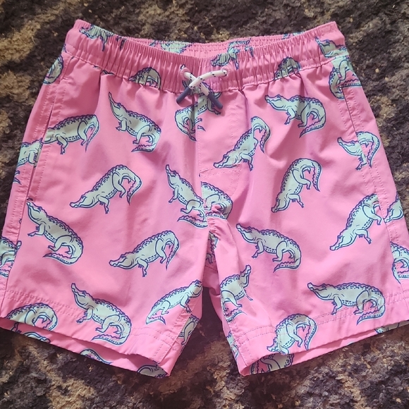 Boys Pink Swim Shorts with Alligator Print Like New - Picture 1 of 6